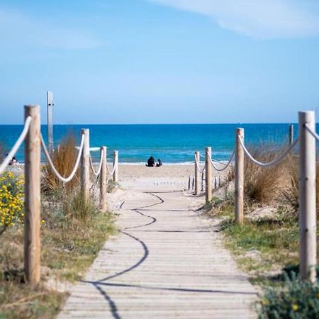 New Beside Sitges With Pool Beside Beach Daire Vilanova i la Geltrú Dış mekan fotoğraf