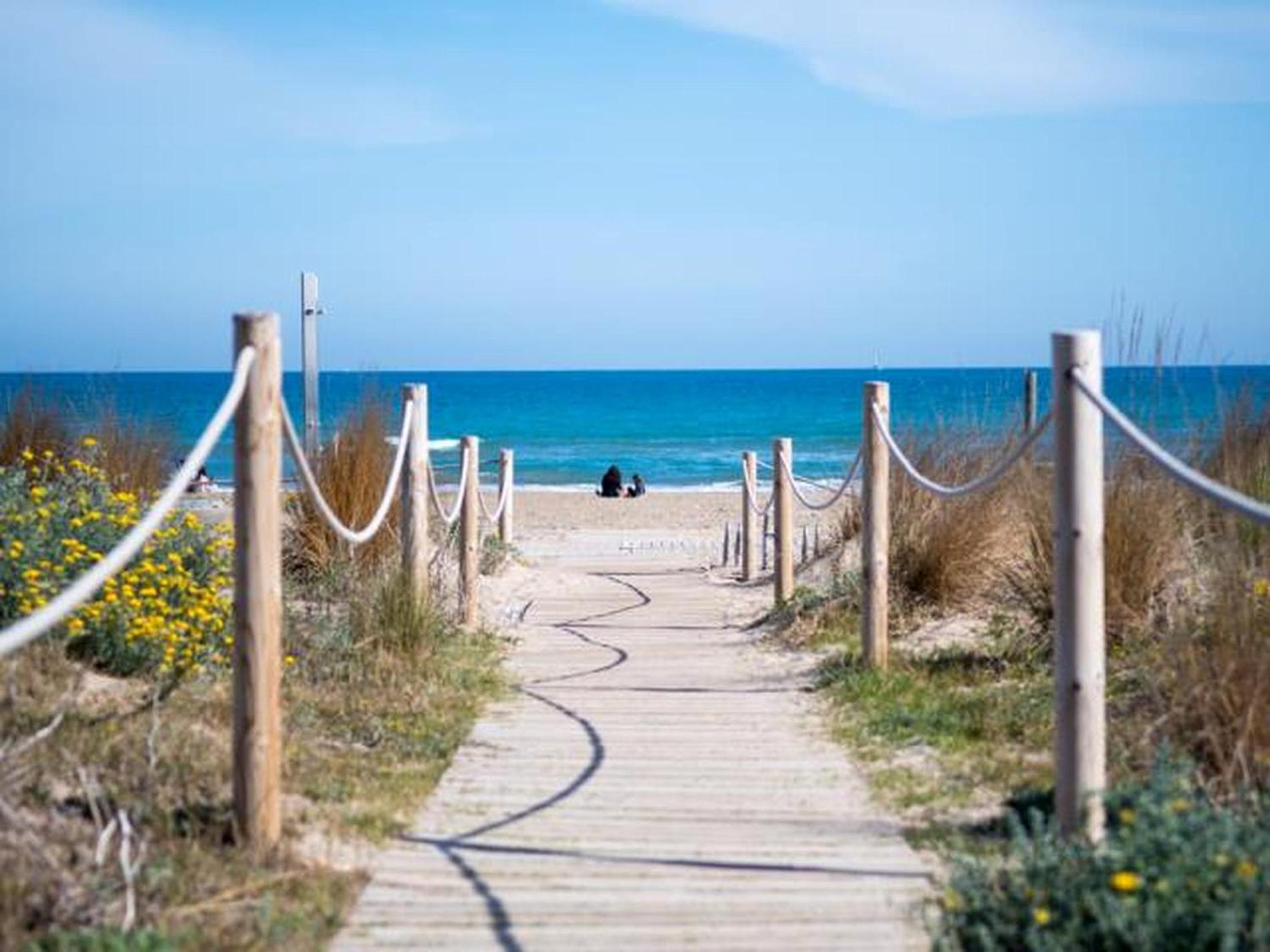 New Beside Sitges With Pool Beside Beach Daire Vilanova i la Geltrú Dış mekan fotoğraf